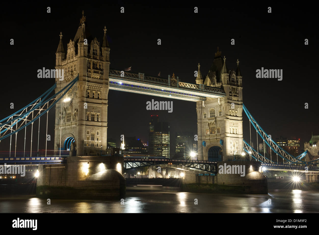 Tower Bridge bei Nacht, London, UK Stockfoto