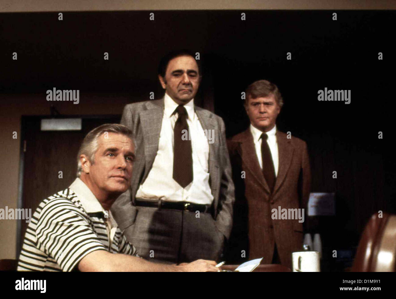 Gefahr schlug Den Wolken Krise In Midair George Peppard, Michael Constantine, Martin Milner Nick Culver (George Peppard, l) Stockfoto