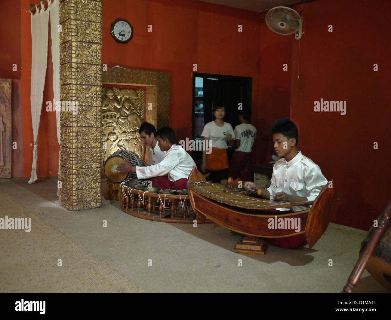 Musiker, die traditionelle Khmer Musik Stockfoto