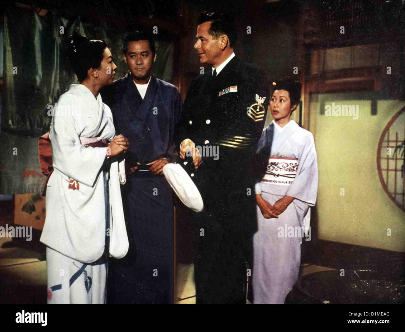 Ein Haus In Yokoshimi Schrei glücklich Chiyoko (Miiko Taka), Suzuki (James Shigeta), Andy Ziffern (Glenn Ford)?. Vier Mitglieder Stockfoto
