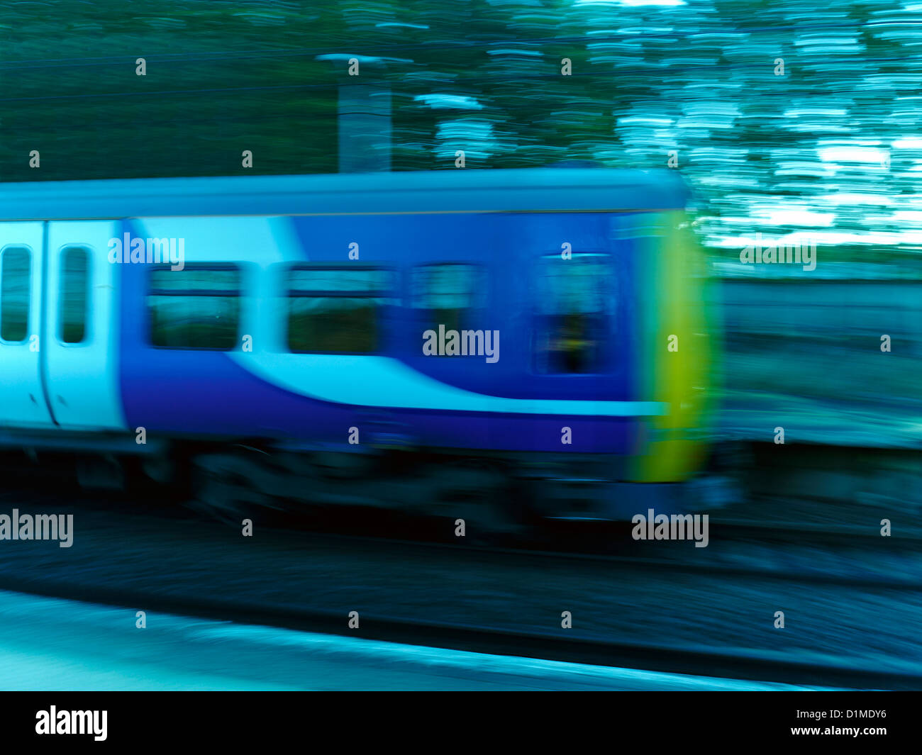 Verwischt oder Beschleunigung Zug UK Stockfoto