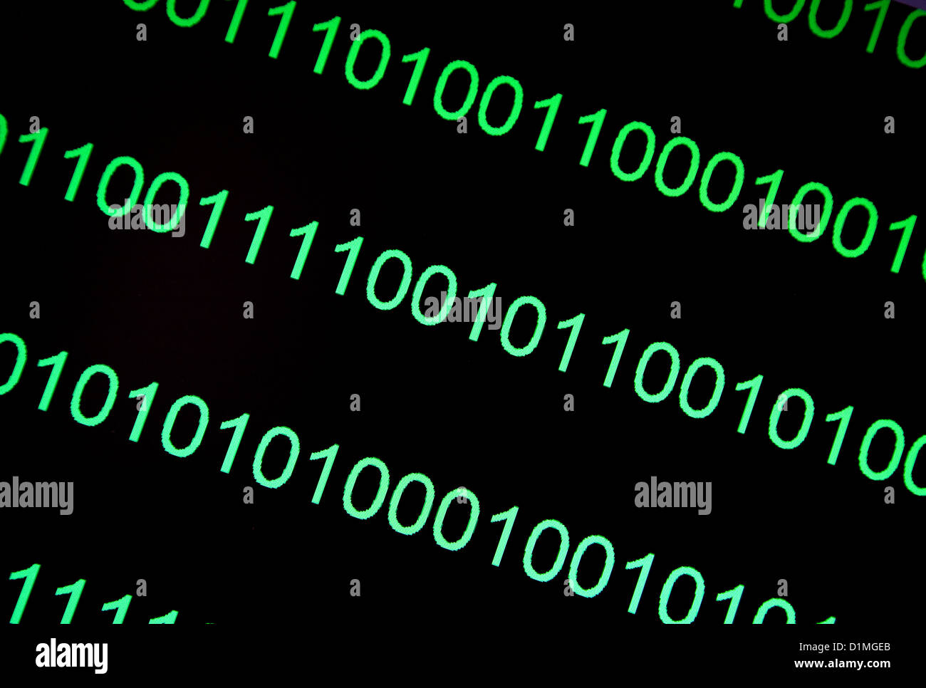 Darstellung der binäre Code-Nummern am Computerbildschirm, London Stockfoto