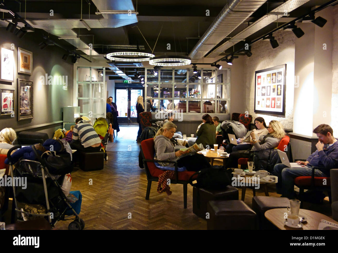 Zweig der Costa Coffee-Shops, London Stockfoto