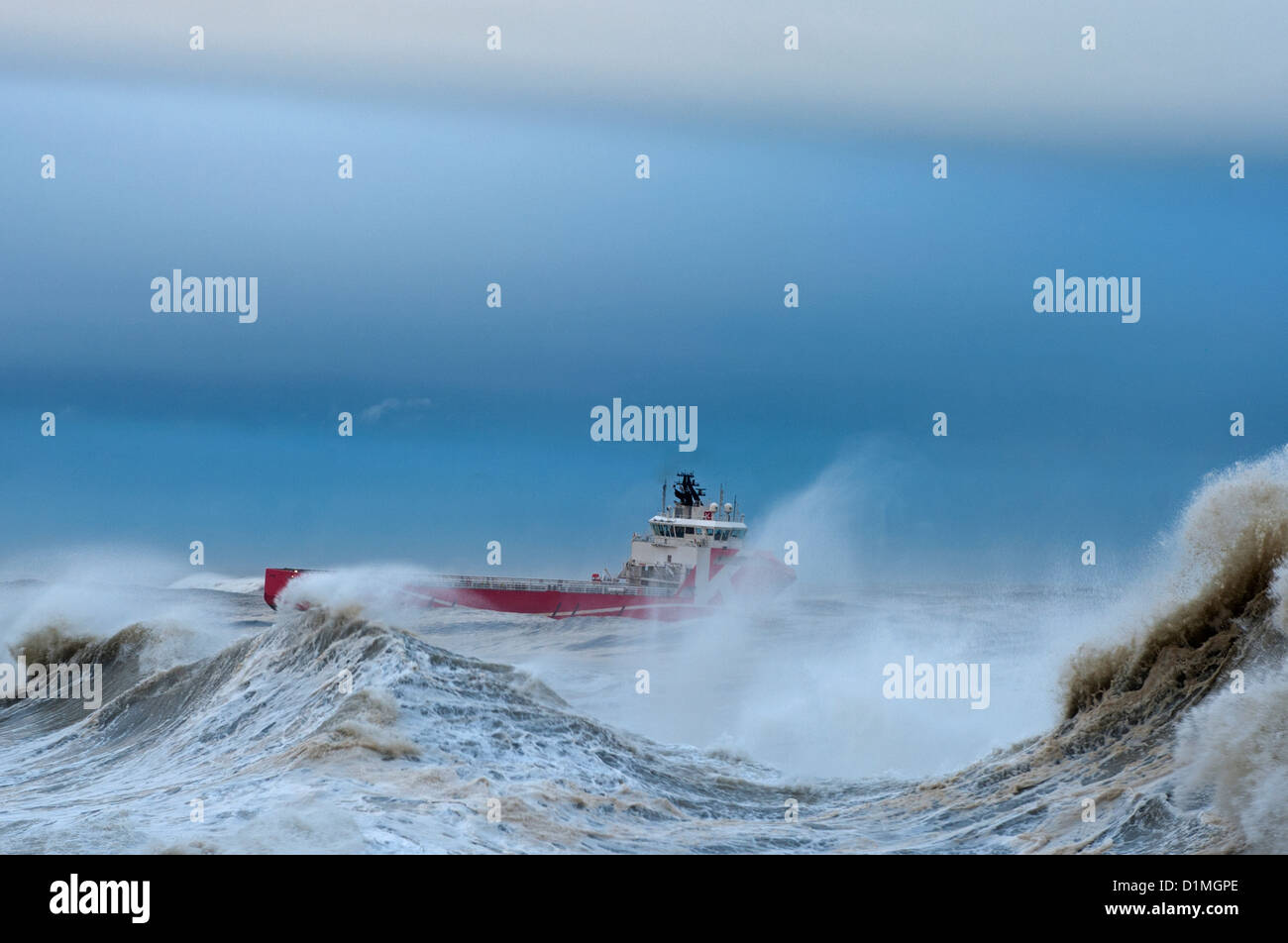 Öl unterstützen Schiff kämpft gegen einen Sturm an der Nordsee in der Nähe von Aberdeen.  SCO 8898 Stockfoto