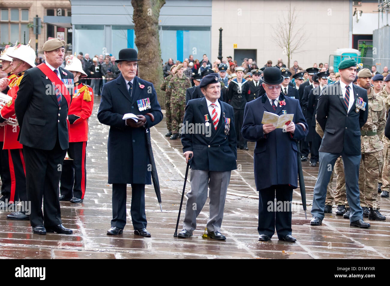 Pensionierte Offiziere und alte Soldaten bei der 2012 Remembrance Day Parade in Preston, Lancashire Stockfoto