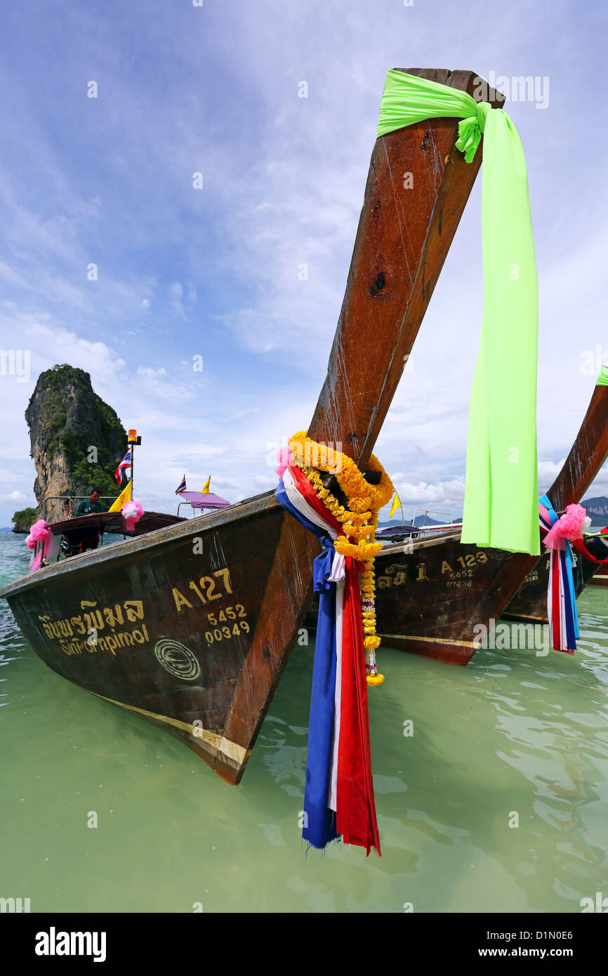 Traditionelle Thai Longtail-Boot, Poda Beach, Krabi, Phuket, Thailand Stockfoto