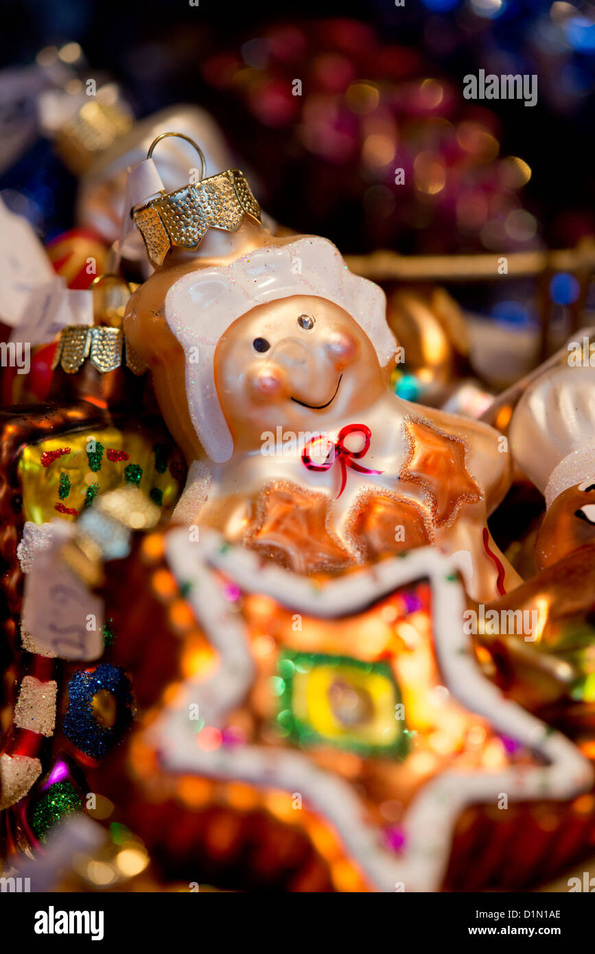 Schweiz, Basel. Basel Urlaub Wintermarkt (aka Basler Weihnacht) auf Barfusserplatz. Stockfoto