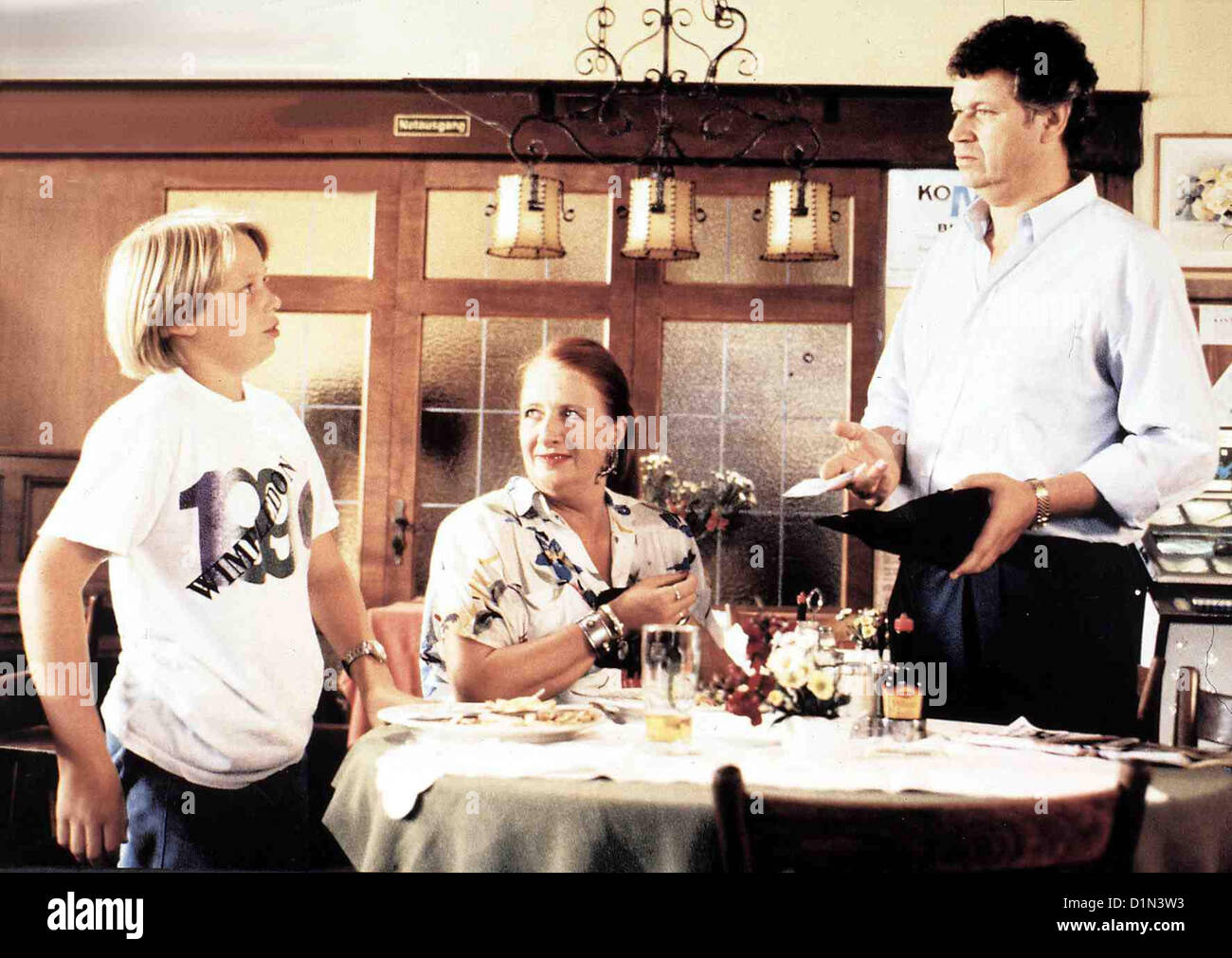 Herr Ober!  Herr Ober!  ?,?, Gerhard Polt Ernst Held (Gerhard Polt), Leidenschaftsloser Kellner Im Hotel Seiner Frau, Schreibt Stockfoto