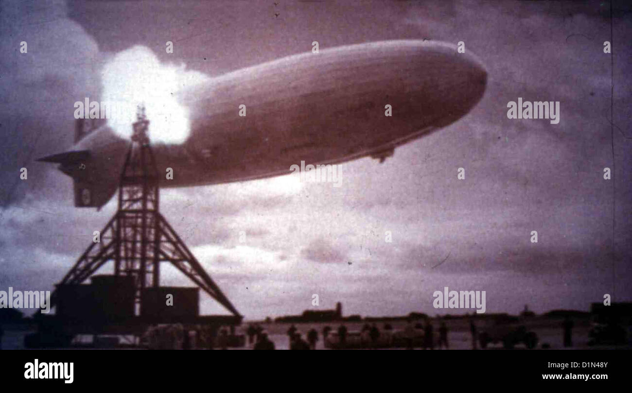 Die Hindenburg Hindenburg, der Am 6.5.1937 Explodiert sterben Hindenburg habe Landemast in Lakehurst. Lokalen Caption *** 1975-- Stockfoto