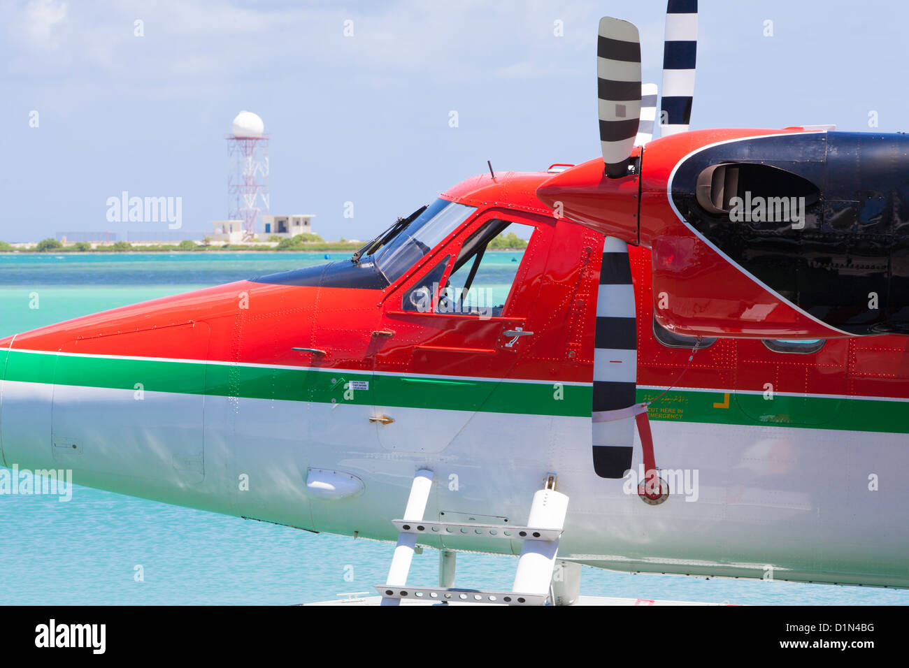 Wasser-Prop-Flugzeug wird vorbereitet für den Start auf einer Insel zu entkommen Stockfoto