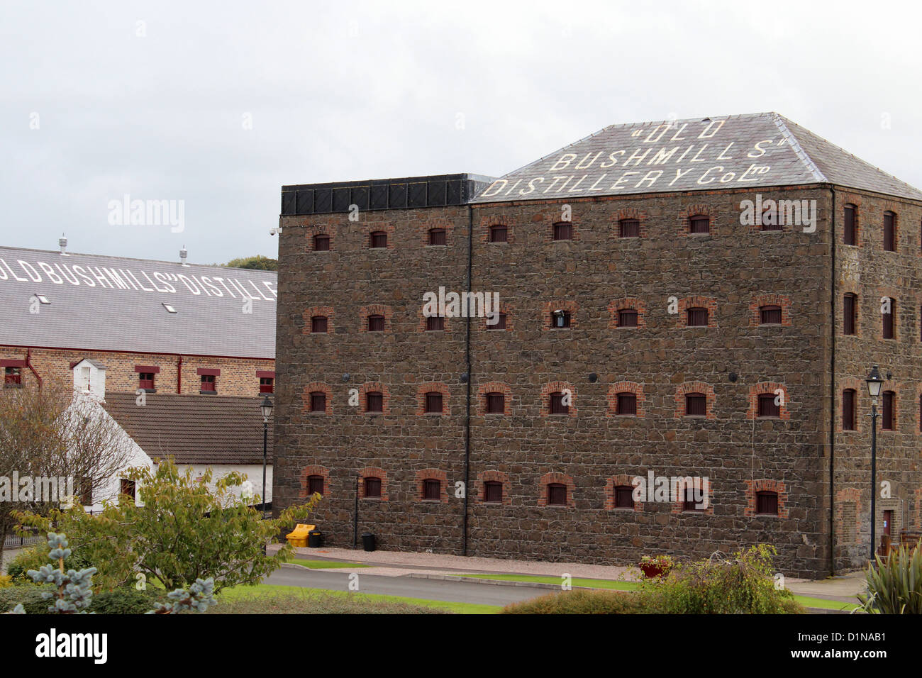 The Old Bushmills Distillery, County Antrim, Nordirland Stockfoto