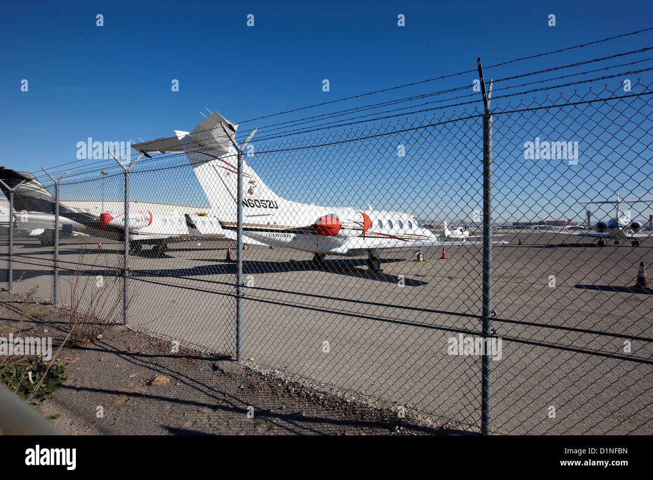 Sicherheit Kettenglied Fechten mit Warnschild Sperrgebiet auf dem Umfang  der Mccarran Flughafen Las Vegas Nevada, USA Stockfotografie - Alamy