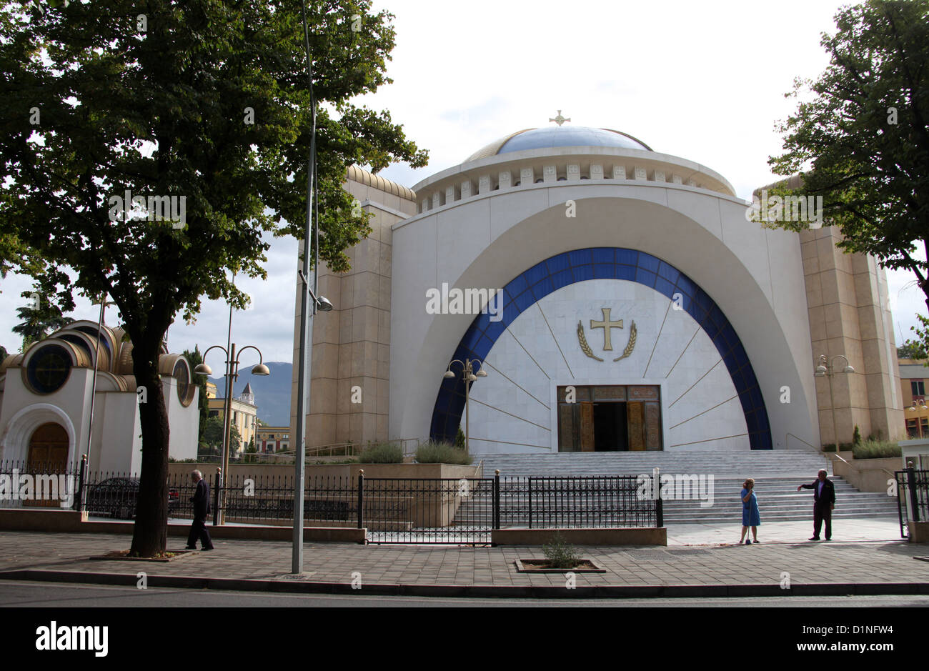 Neu errichtete orthodoxe Kathedrale der Auferstehung Christi in Tirana Stockfoto
