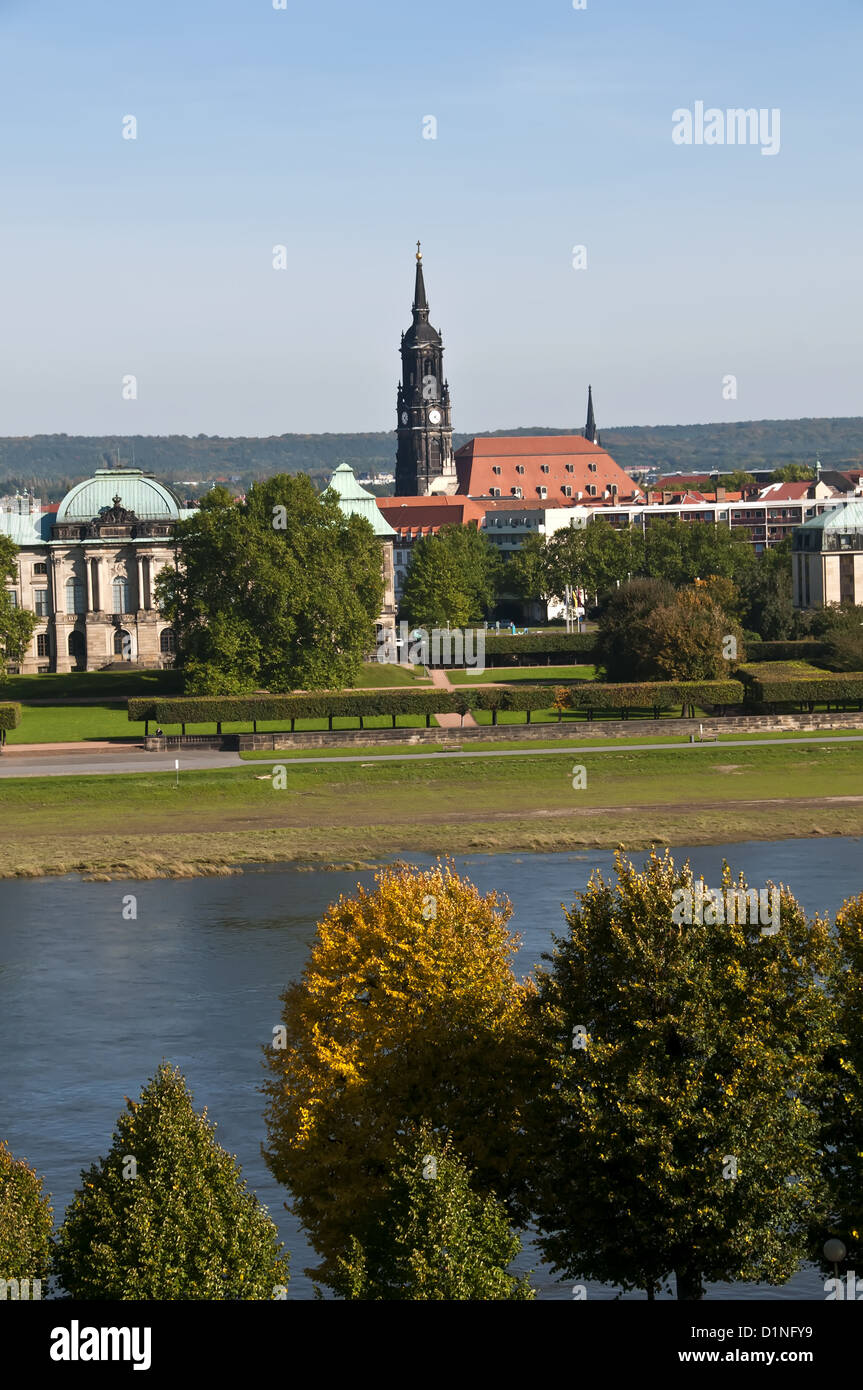 Landschaftlich reizvolle Skyline Dresden Neustadt Neustadt Abschnitt auf dem rechten Ufer der Elbe Fluss Deutschland Stockfoto