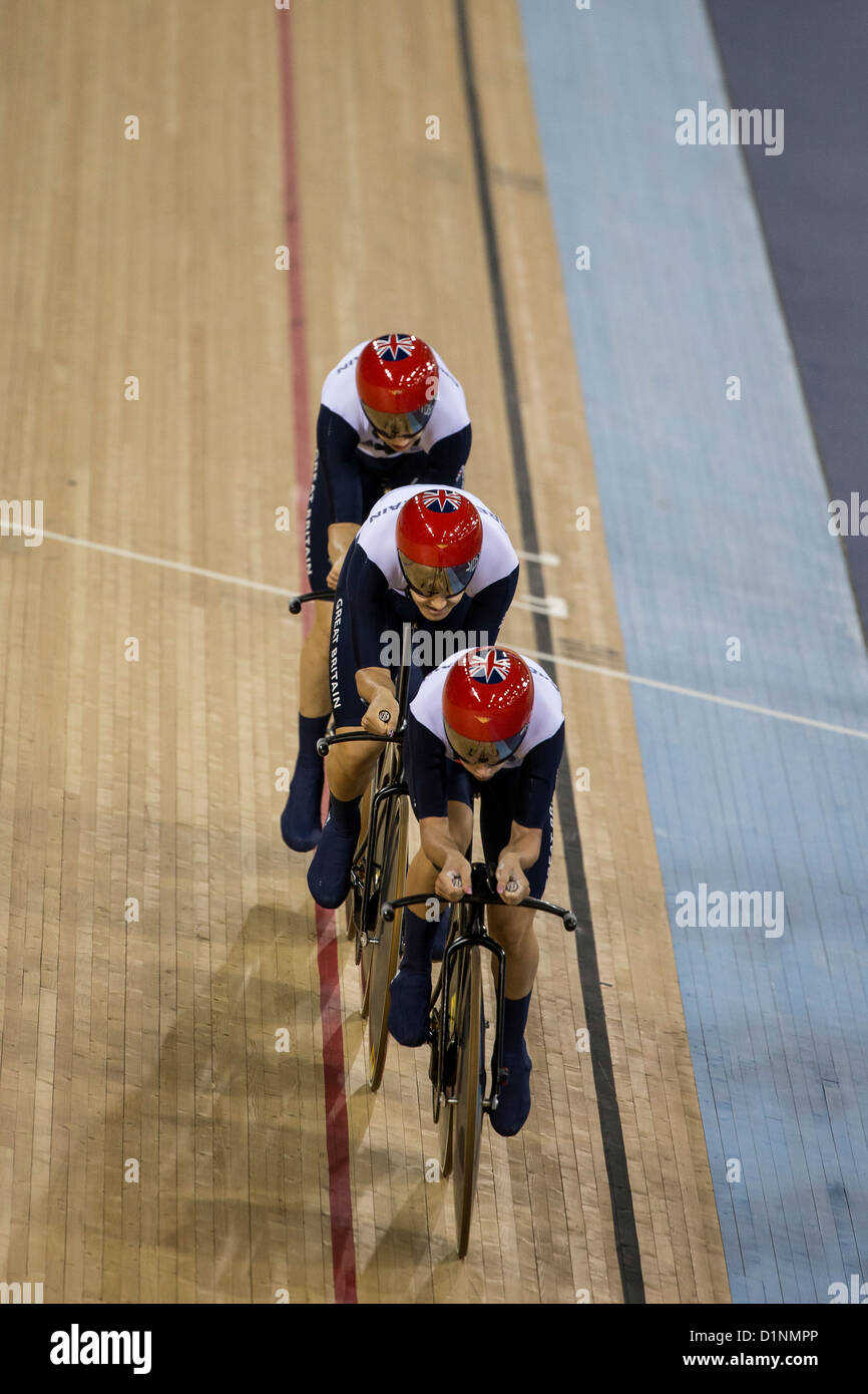 Großbritannien, Goldmedaille Sieger im Wettbewerb mit den Frauen 3000 m Mannschaftsverfolgung bei den Olympischen Sommerspielen 2012 in London Stockfoto