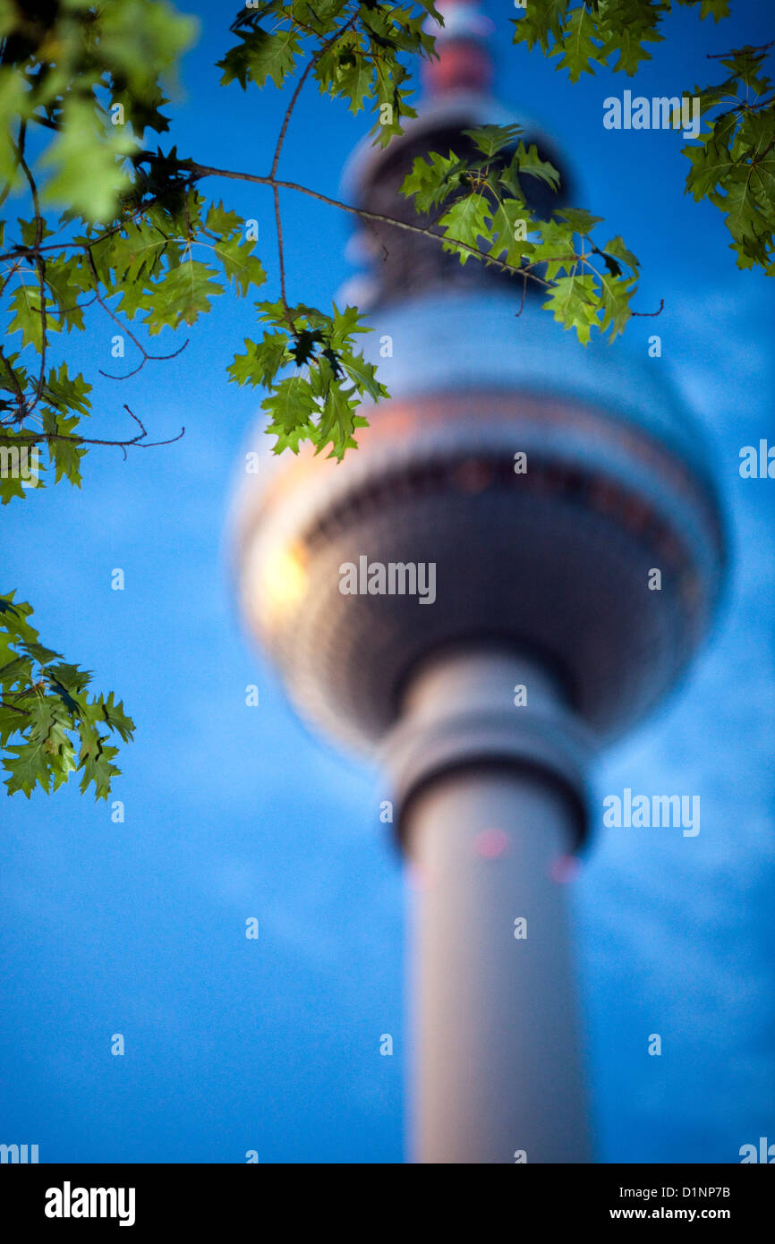 Berlin, Deutschland, den Ball auf den Fernsehturm am Alexanderplatz Stockfoto