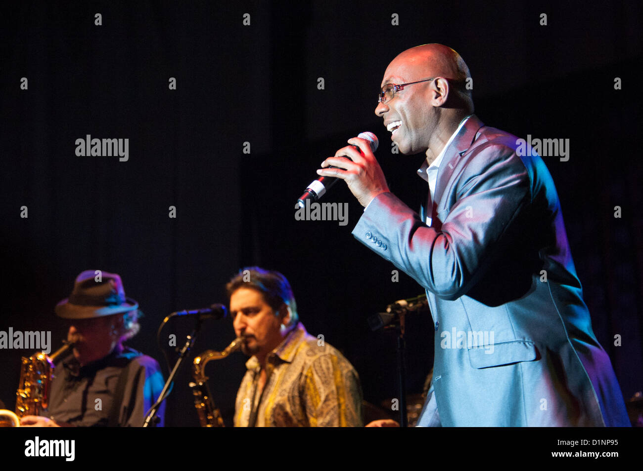 LINCOLN, CA - 31. Dezember: Tower of Power bringt das neue Jahr im Thunder Valley Casino Resort in Lincoln, Kalifornien am 31. Dezember 2012 Stockfoto