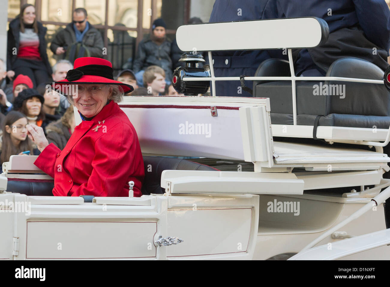 2013 New Years Day Parade. LONDON. VEREINIGTES KÖNIGREICH. 01.01.2013. © Peter Webb/Alamy. Alle Rechte geltend gemacht und reserviert. Kein Teil dieses Foto gespeichert werden, reproduziert, manipuliert oder mit irgendwelchen Mitteln ohne Erlaubnis übertragen. Bildnachweis: Peter Webb/Alamy Stockfoto