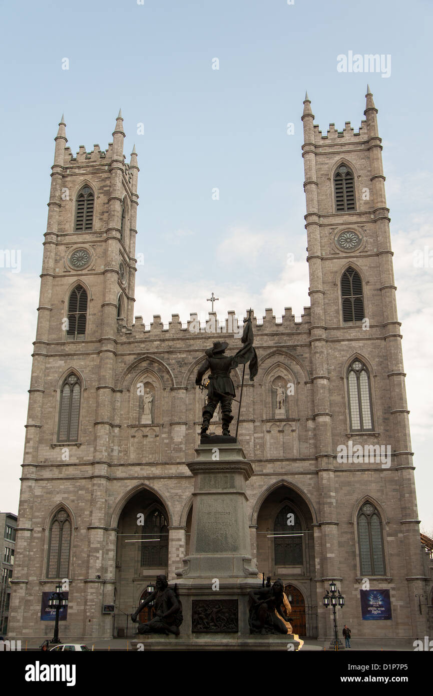 Paul Chomedey de Maisonneuve-Statue vor der Basilika Notre Dame, Maisonneuve Denkmal, Ville-Marie, Montreal, Quebec, Kanada Stockfoto