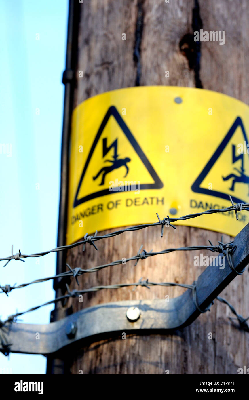 Strom, Gefahr des elektrischen Schlags Warnhinweis. Stockfoto