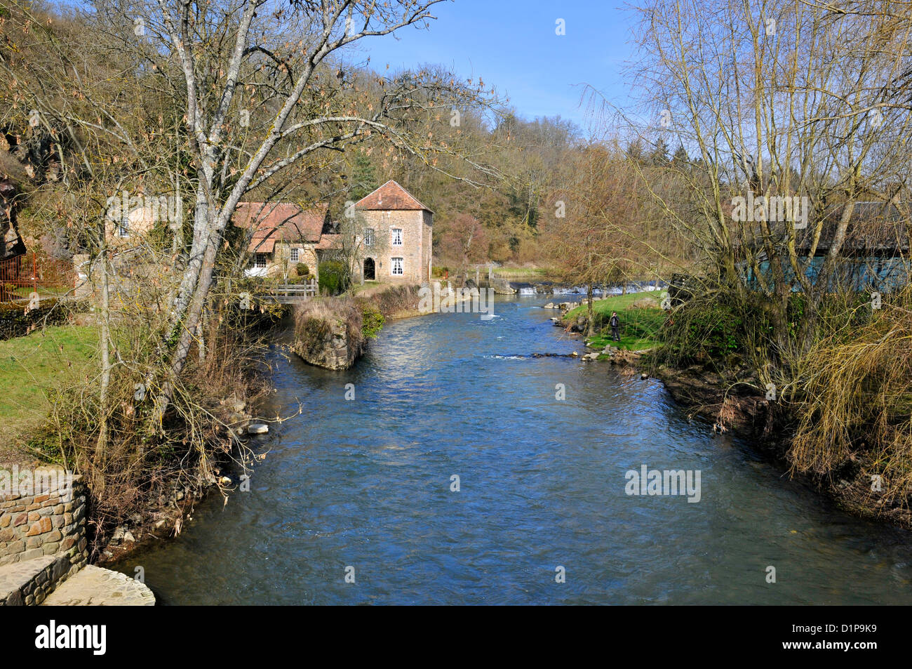 Der Fluss Sarthe des Dorfes Saint-Fromagerie-le-Gérei, klassifiziert "The Most schöne Dörfer von Frankreich", Departement Orne, re Stockfoto