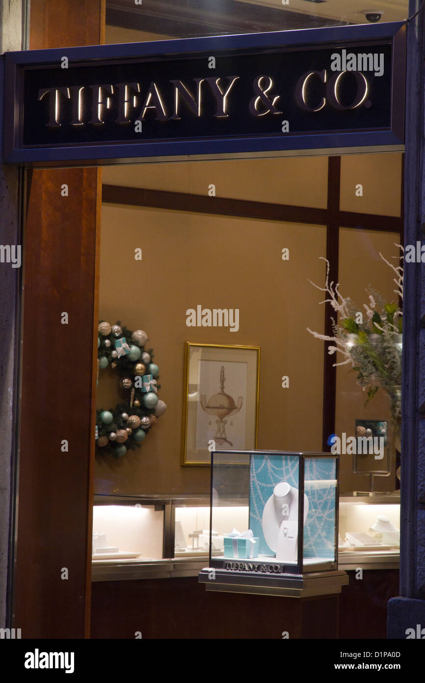 Tiffany & Co Shop Schaufenster präsentieren Via Condotti Rom Italien einkaufen Stockfoto