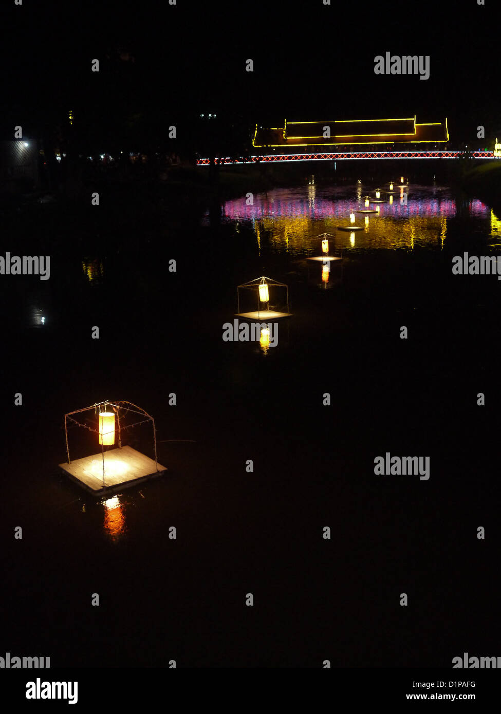 Kerze leuchtet schwimmende Teich Nacht Siem Reap Stockfoto