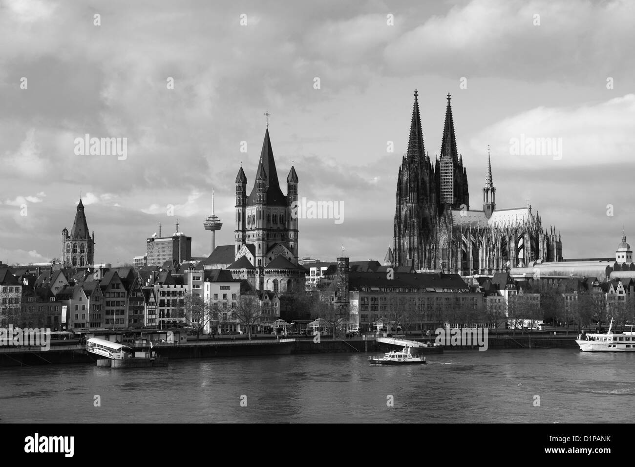 Landschaft anzeigen, Stadt Köln, Kölner Dom, St.-Martins-Kirche, am Rhein, Nordrhein-Westfalen, Deutschland, Europa Stockfoto