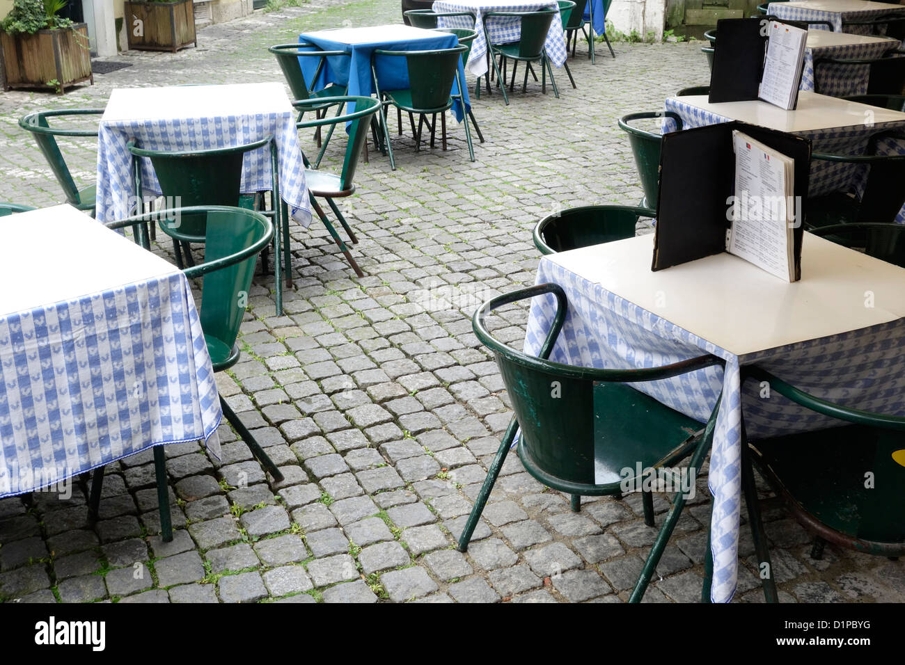 Lissabon Portugal schustert Restaurant Terrasse Terrasse essen Tische Stühle Stockfoto