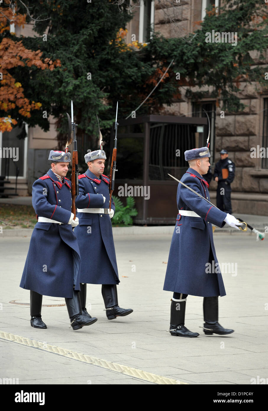 Soldat auf Wache am Büro des Präsidenten in Sofia, Bulgarien Stockfoto