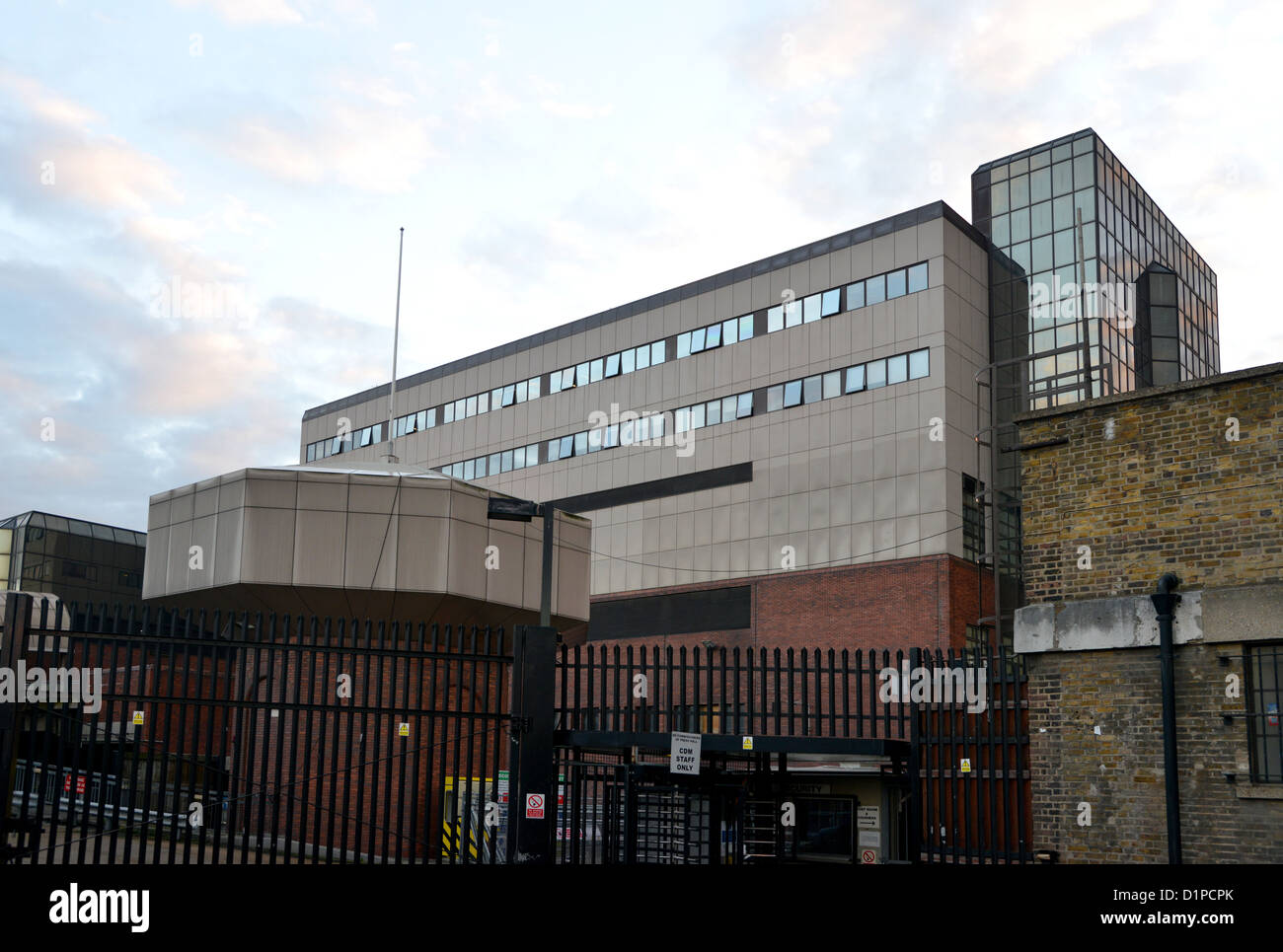 Die ehemalige News International Zeitungen, aufbauend auf Pennington und Virginia Street, Wapping London. Sun News der Welt Zeit Stockfoto