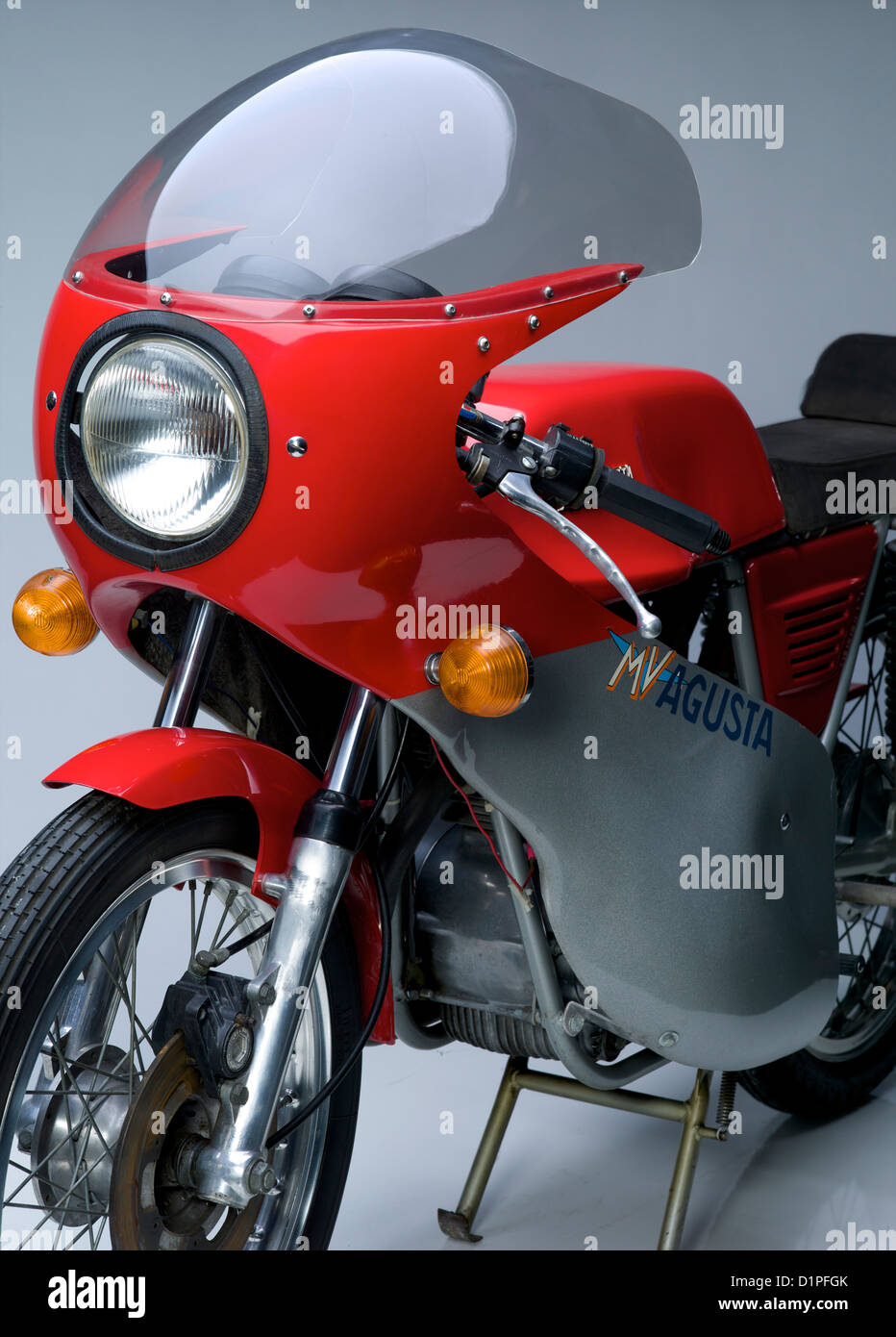 MV Agusta Motorrad isoliert über grauer Hintergrund Stockfoto
