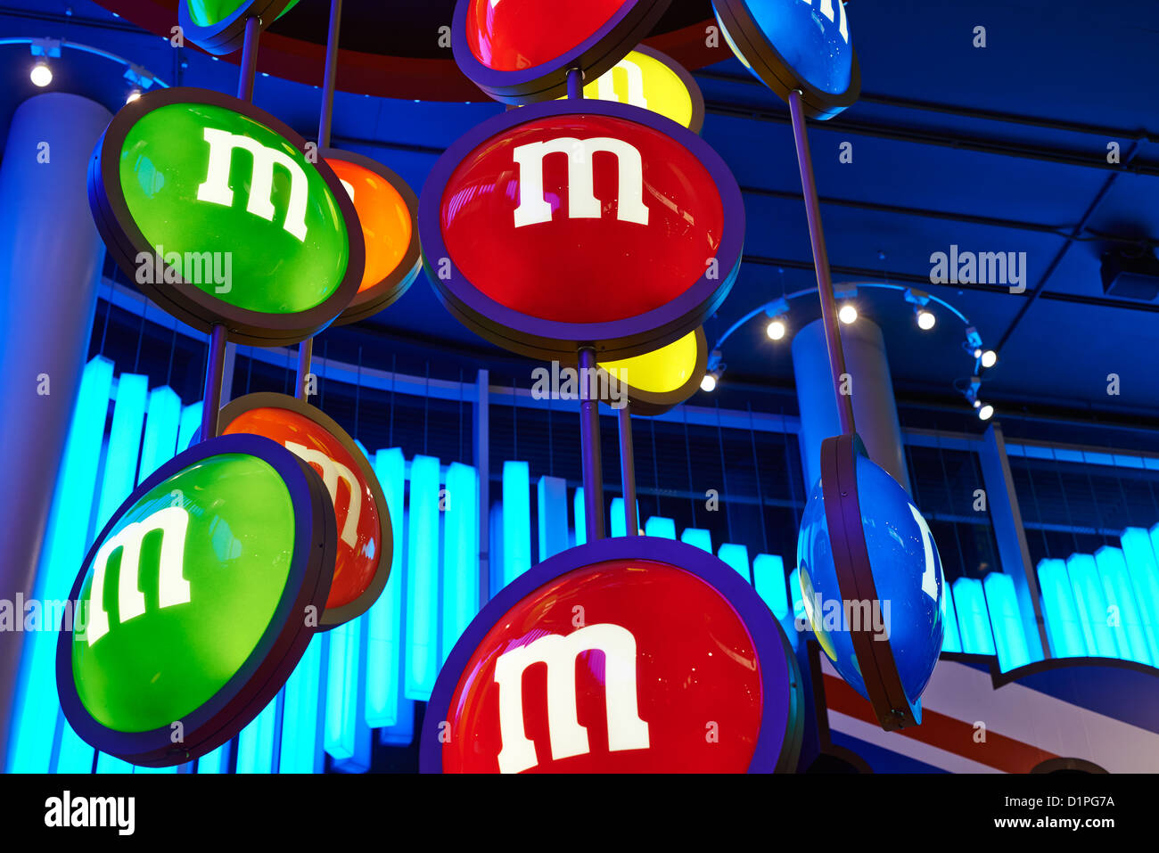Innenraum des M & M speichern Leicester Square in London UK Stockfoto