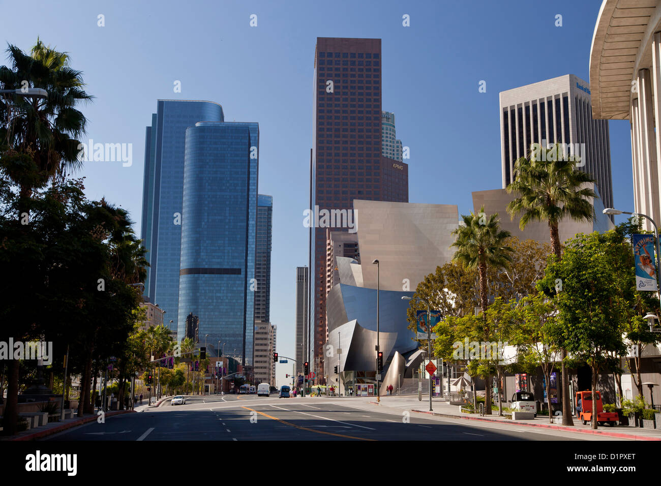 Wolkenkratzer und die Walt Disney Concert Hall, Downtown Los Angeles, California, Vereinigte Staaten von Amerika, USA Stockfoto