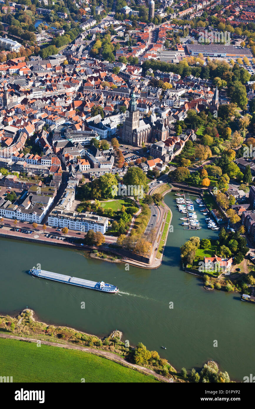 Den Niederlanden, Doesburg, befestigte Stadt am Fluss IJssel. Luft. Stockfoto