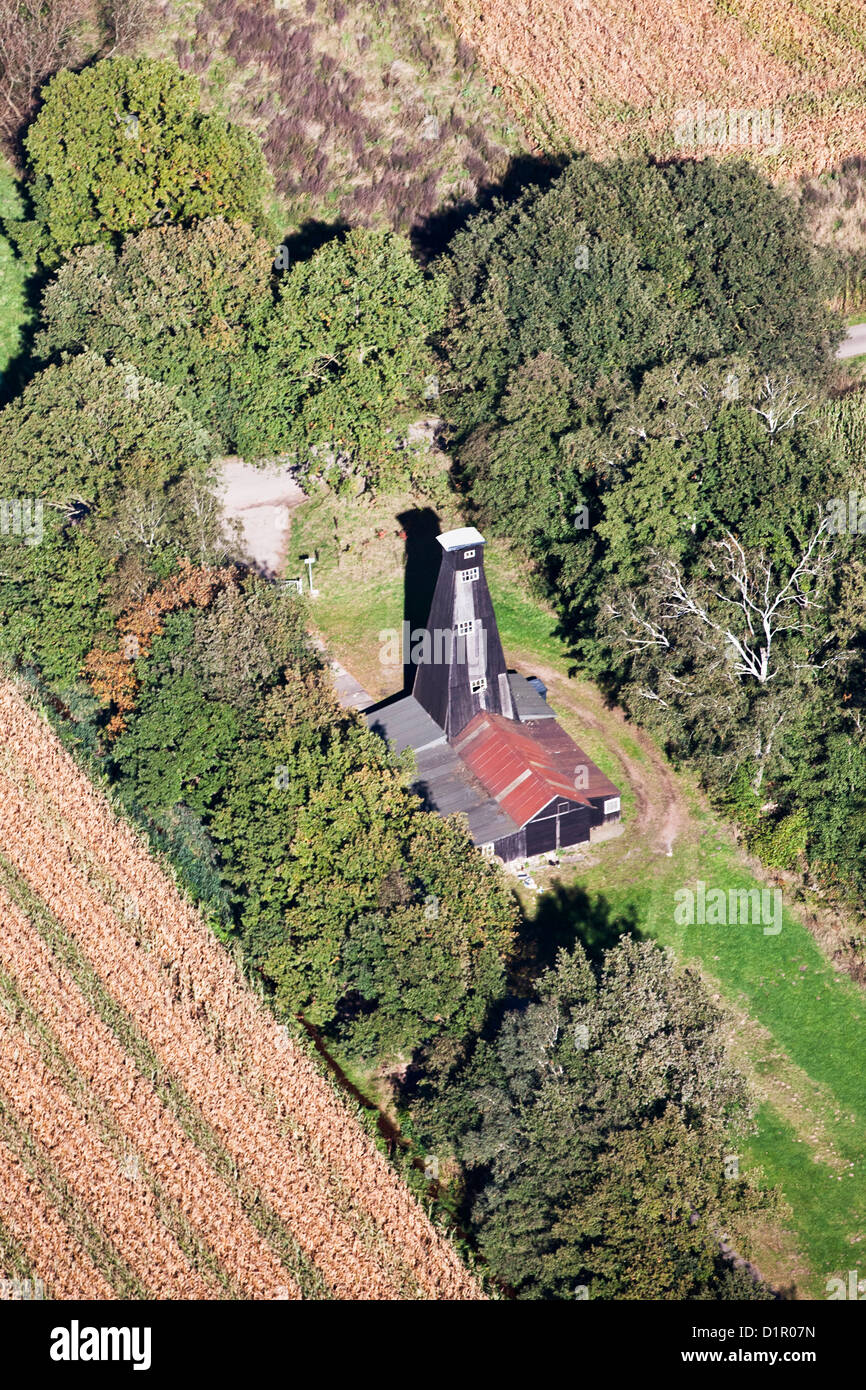Der Niederlande, Boekelo, ehemalige Bohren Turm für die Salzgewinnung. Luft. Stockfoto