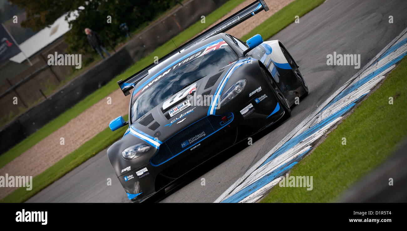 Phil Dryburgh/John Gaw - Aston Martin Vantage GT3 - Cyber-Racing - britische GT Meisterschaft Stockfoto