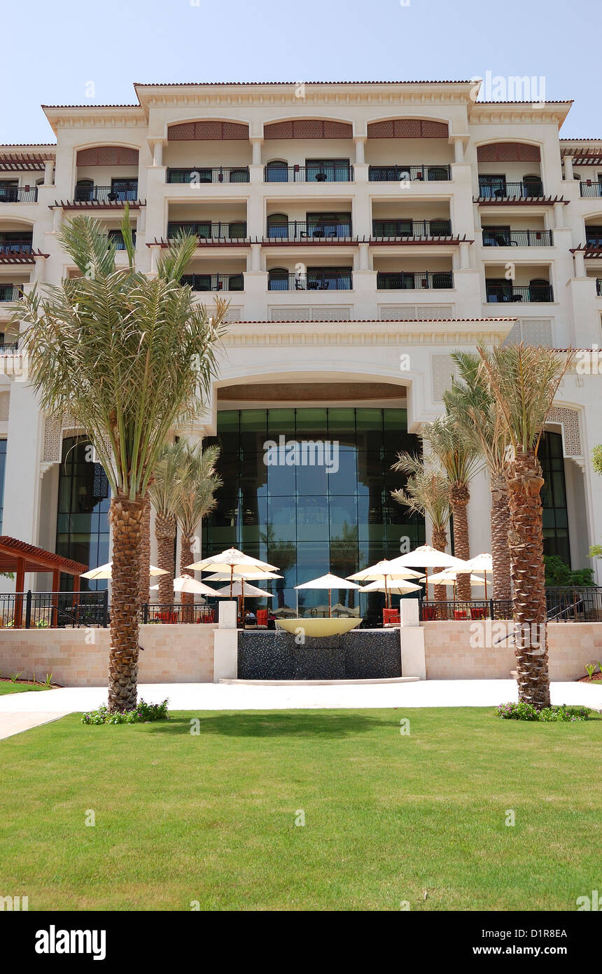 Gebäude des Luxushotels, Saadiyat Island, Abu Dhabi, Vereinigte Arabische Emirate Stockfoto