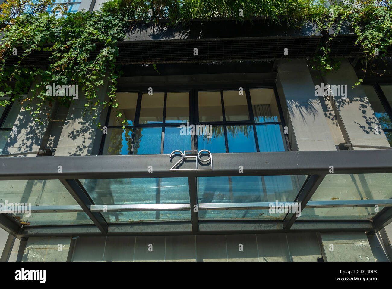 New York, East Village Gebäude 259 E. 6th St., Detail, vorderen Fenster Stockfoto