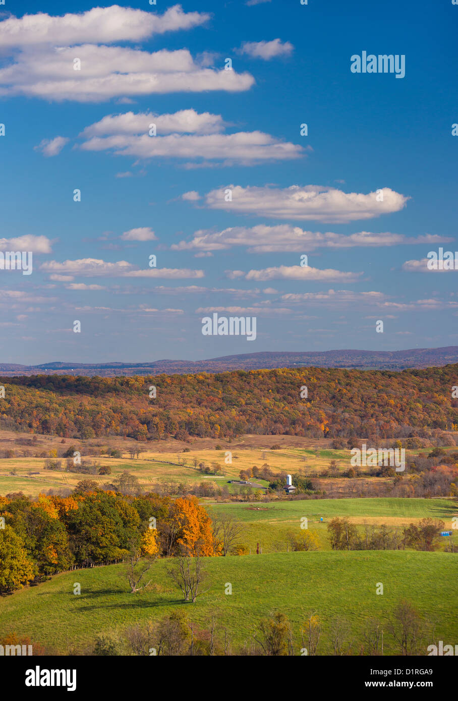 DELAPLANE, VIRGINIA, USA - Herbst-Landschaft vom Himmel Wiesen State Park zu sehen. Stockfoto
