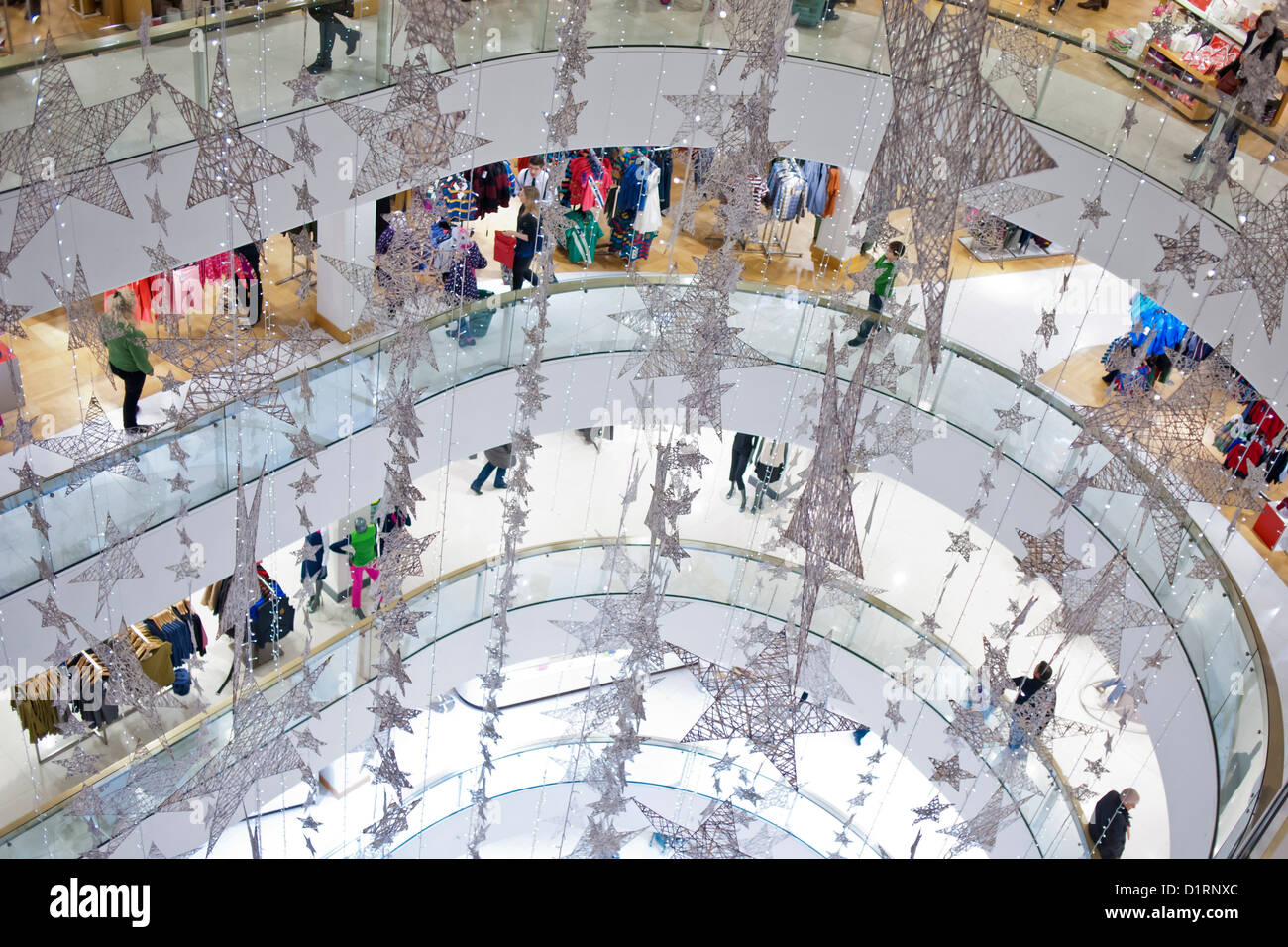 Dekorationen in Peter Jones, Sloane Square, London. Weihnachten 2012. Stockfoto