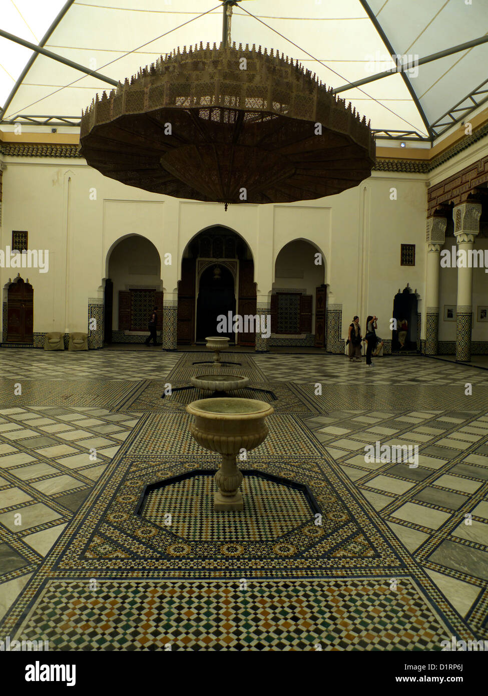 Innenhof von der 19. Palast von Dar Si Said Gehäuse das Museum für marokkanische Kunst. Stockfoto