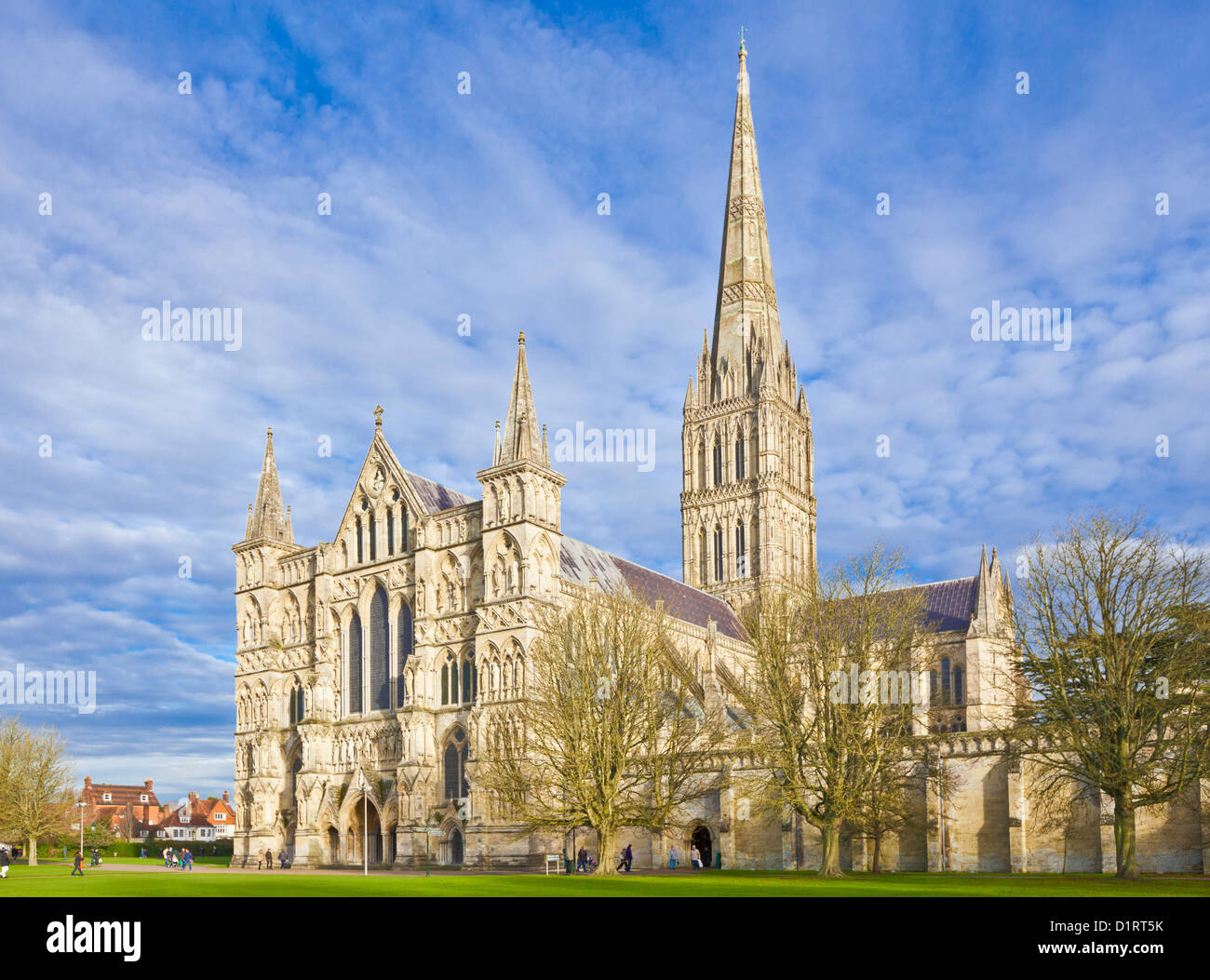 Mittelalterliche Turm der Kathedrale von Salisbury in der enge Salisbury Wiltshire England UK GB EU Europa Stockfoto
