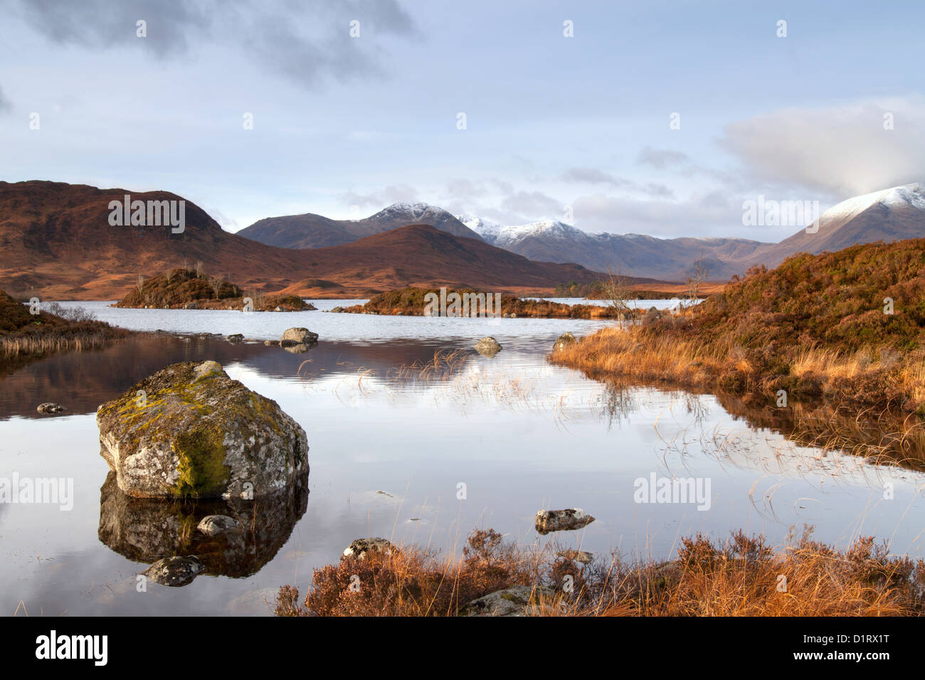Reflexionen im Loch Na H' Achlaise, Rannoch Moor, der schwarze Berg, Schottland Stockfoto