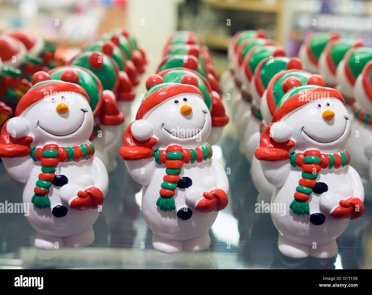 Essbare Schneemann Kuchen und Baum Dekoration zu Weihnachten, Oxford Covered Market Stockfoto