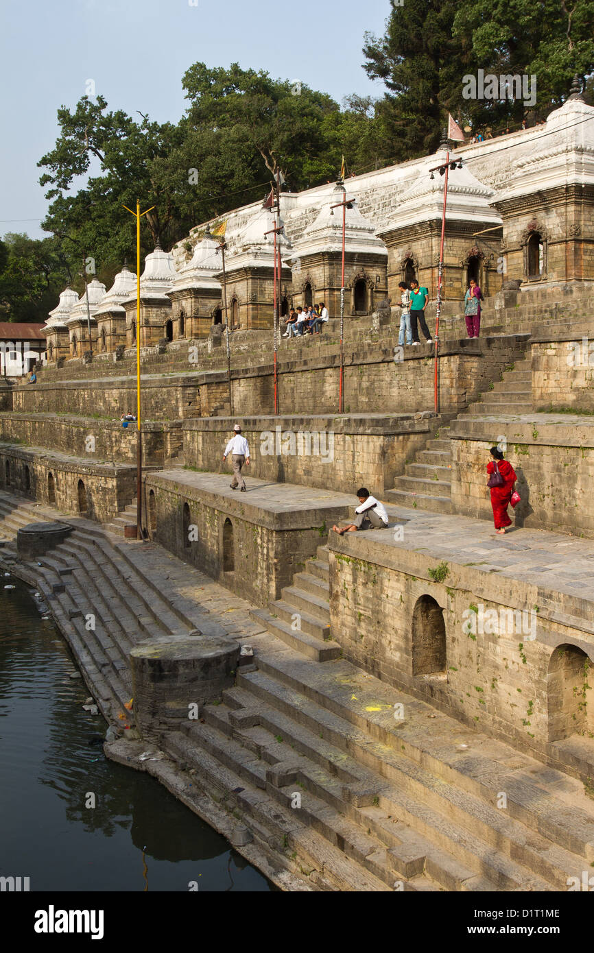 Die brennenden Ghats in Pashupatinath Tempel auf den Bagmati Fluss Kathmandu Nepal Asien Stockfoto