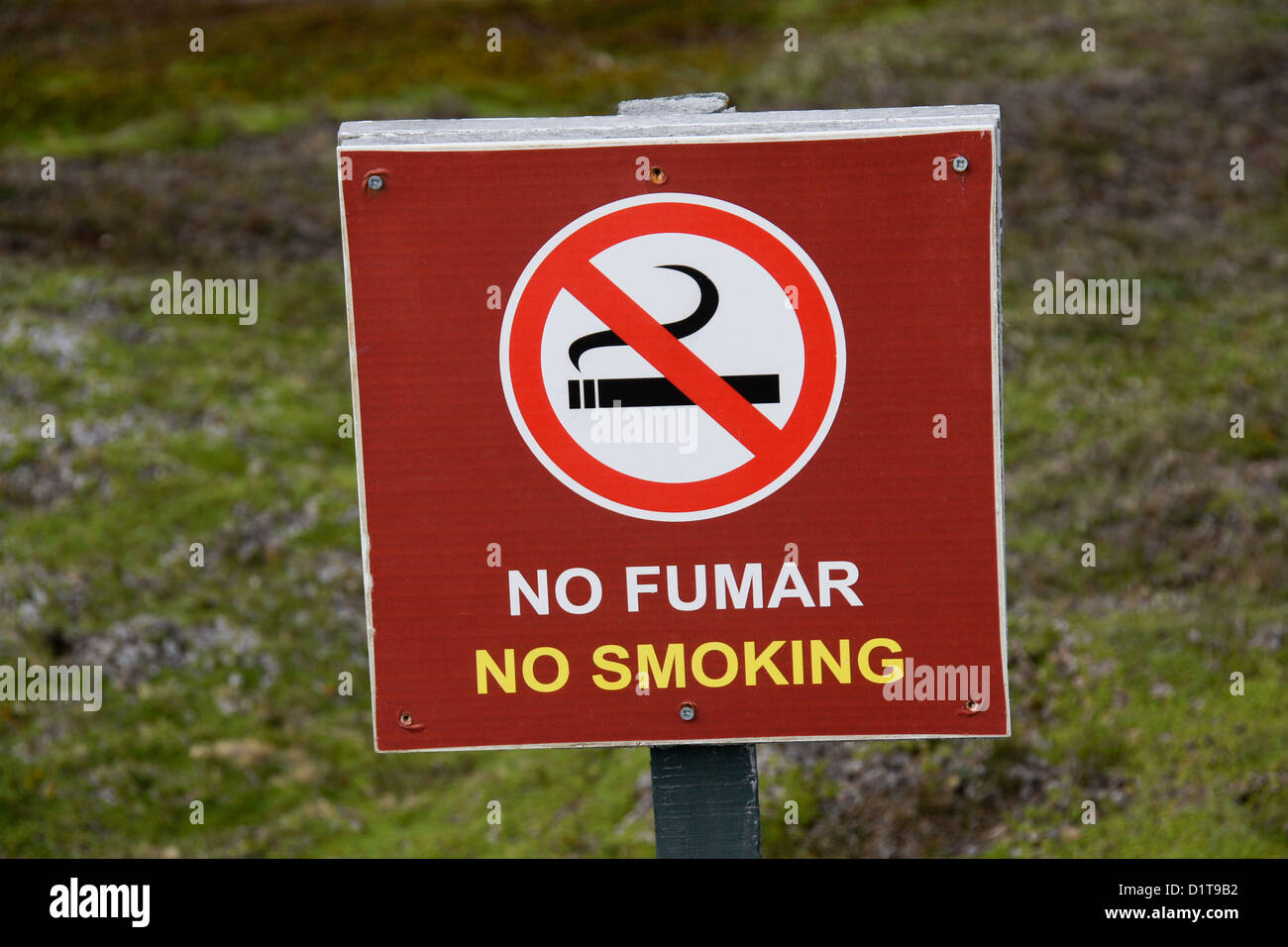 Kein Rauchen Zeichen in Spanisch und Englisch Stockfoto