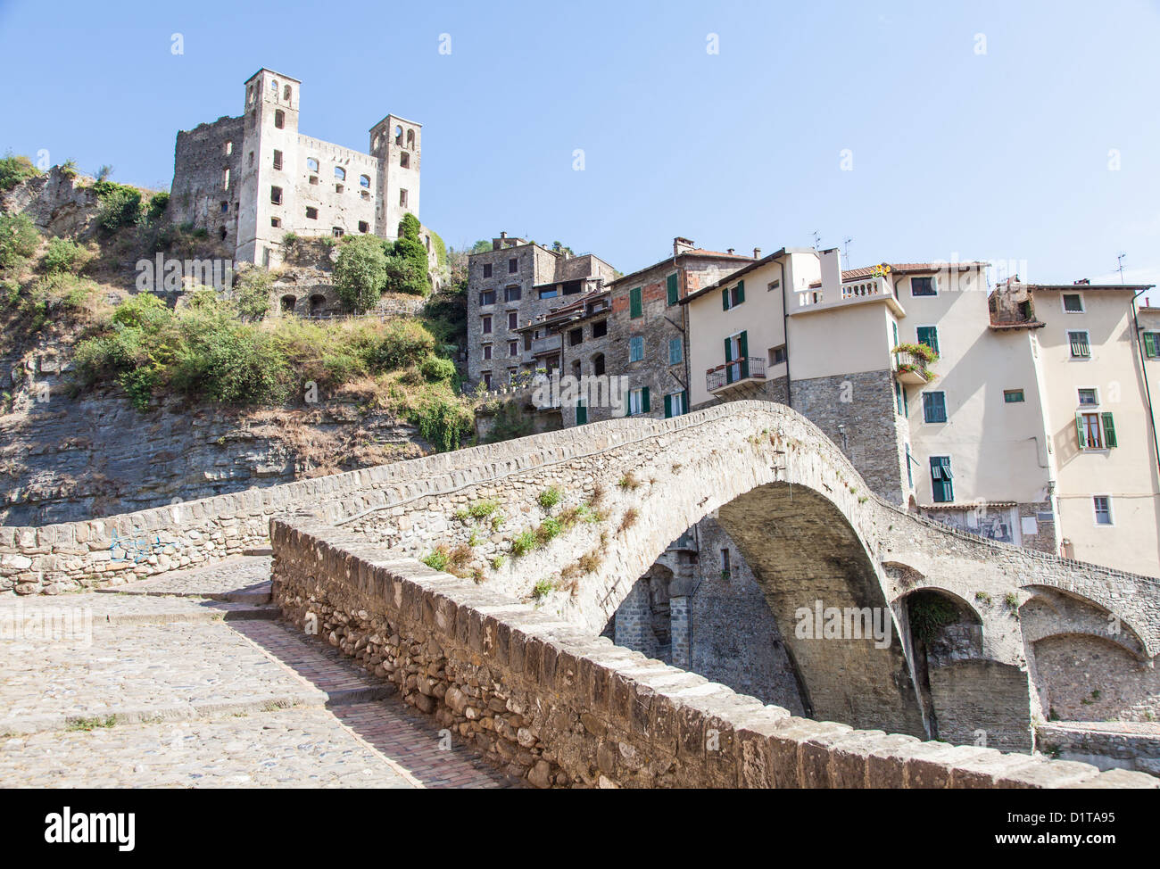 Italien, Ligurien, Dolceacque mittelalterliche Burg, Familie Doria, 13. Jahrhundert Stockfoto