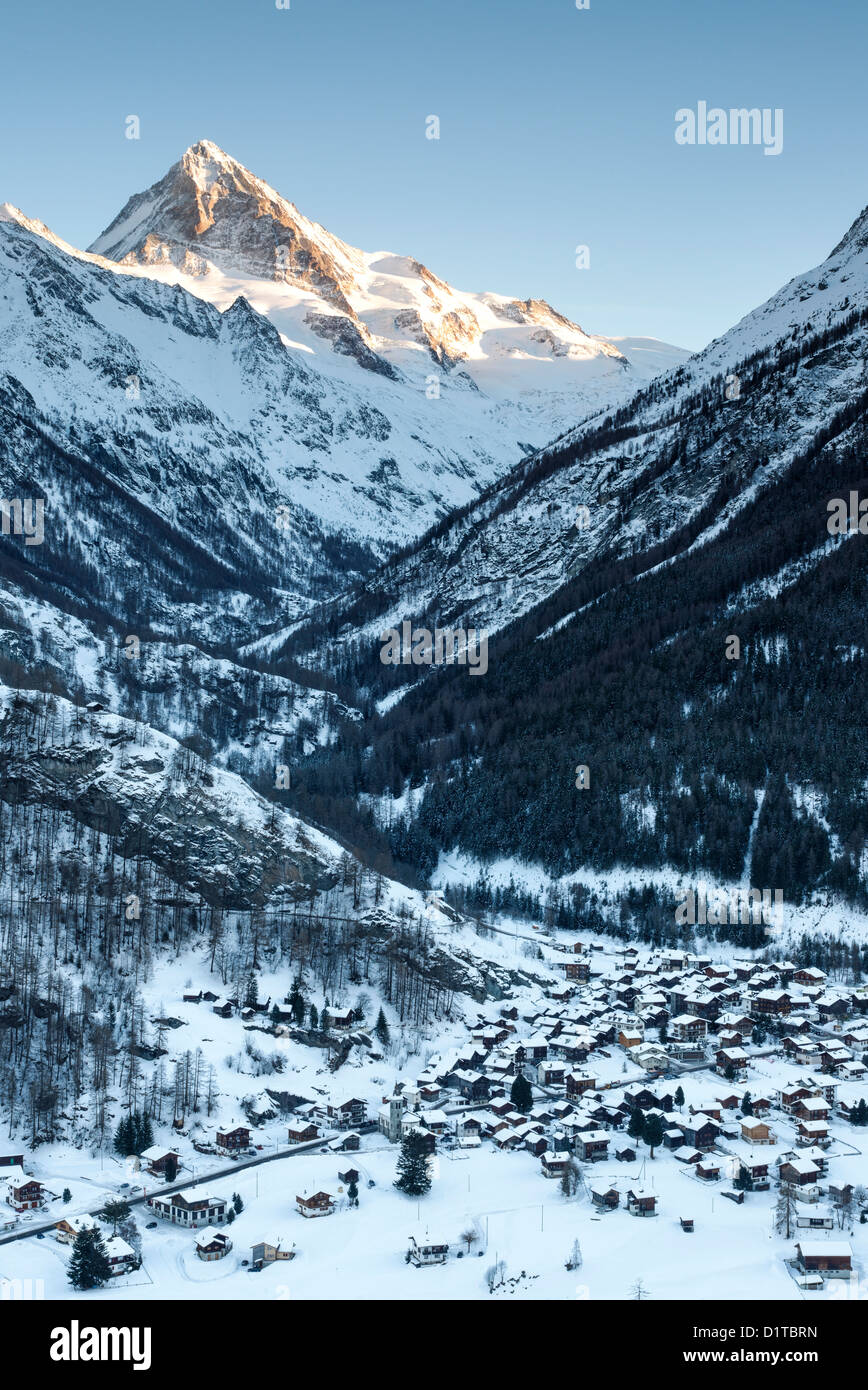 Sonnenuntergang über der Dent Blanche in der Schweiz Stockfoto