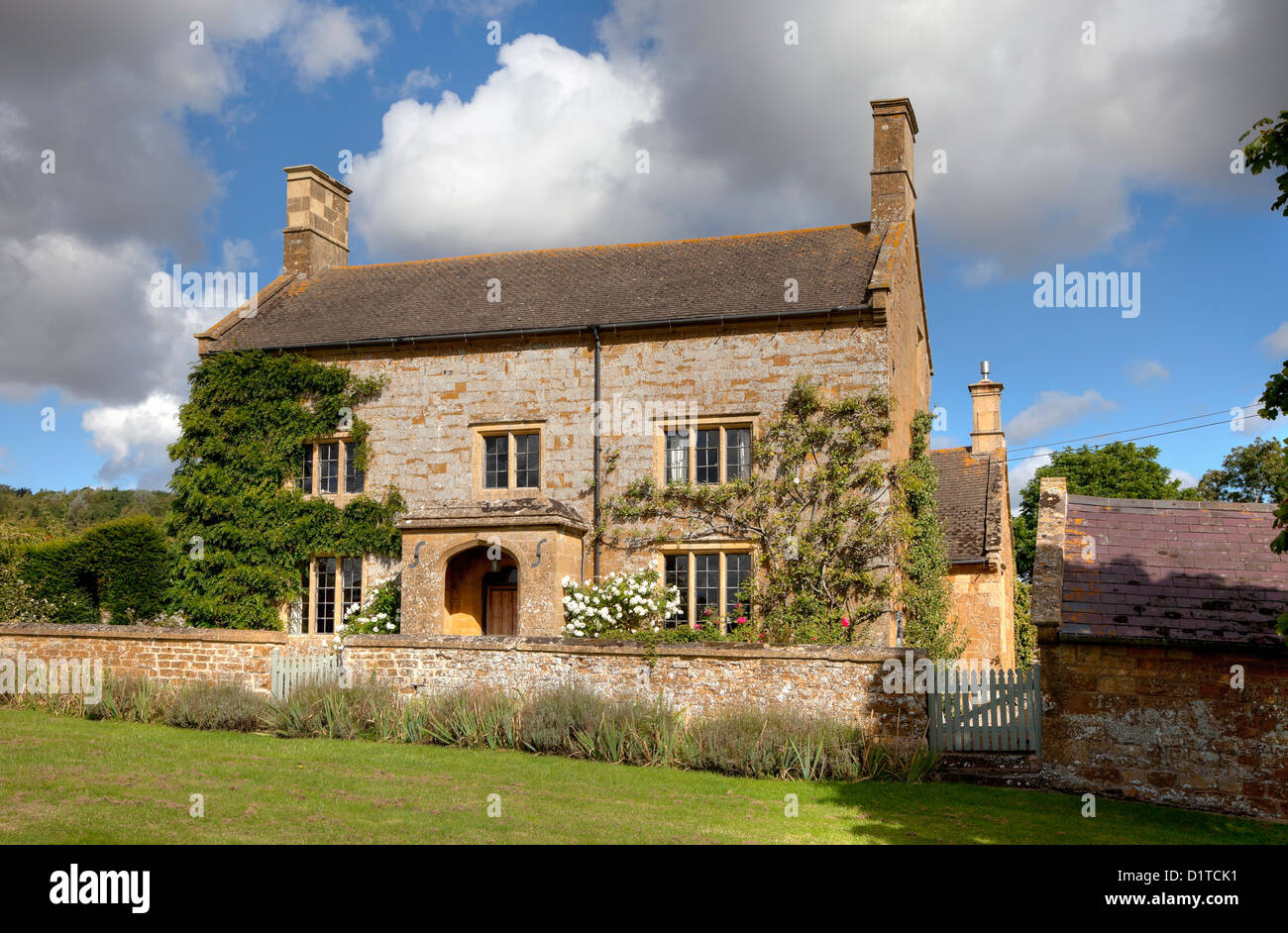 Stone Farmhouse Stockfotos und -bilder Kaufen - Seite 3 - Alamy